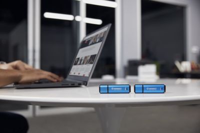 Kingston USB-Stick IronKey Vault - USB 3.2 Gen 1 (3.1 Gen 1) - 256 GB - Blau_6