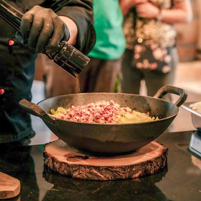 FireRocket cast iron wok - 34 cm_6